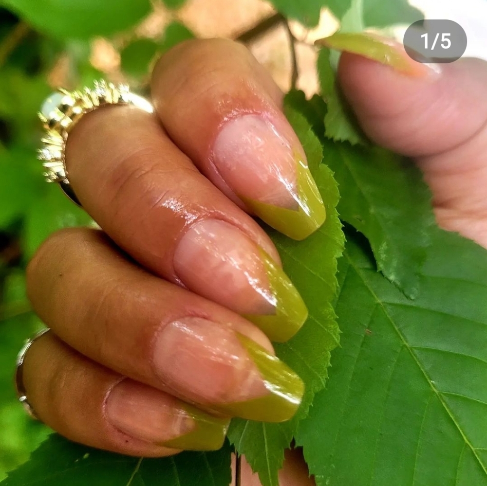 Soleil Nails Short Coffin Press On's